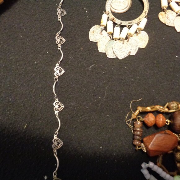 JUNK DRAWER VINTAGE SALT WOOD BANANNA BRADLEY COIN TURTLE JEWELRY PARTS ETC LOT - Picture 13 of 13